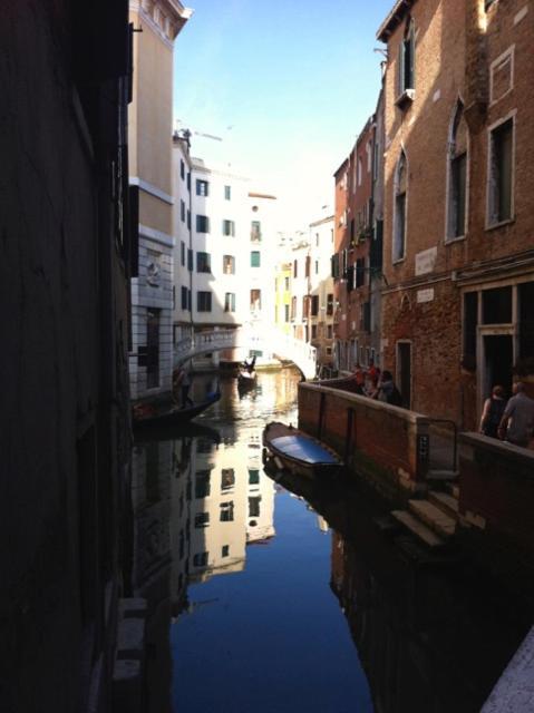 B&B Al Teatro With Canal View Venetië Buitenkant foto