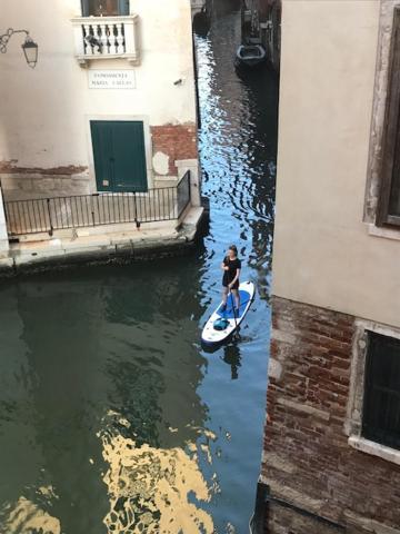 B&B Al Teatro With Canal View Venetië Buitenkant foto
