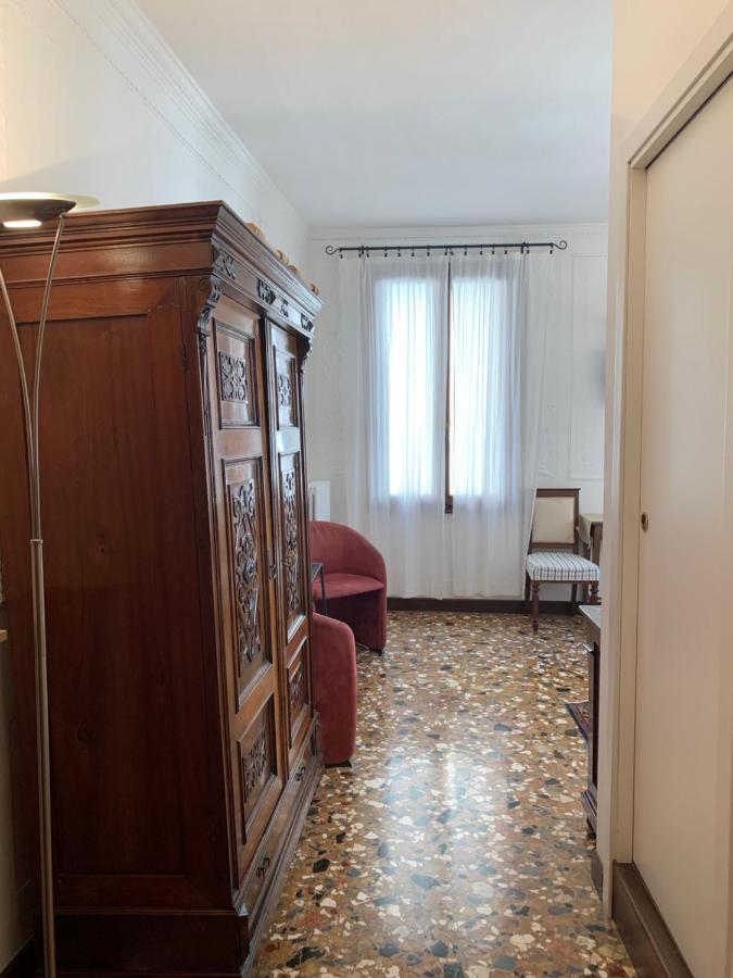 B&B Al Teatro With Canal View Venetië Buitenkant foto